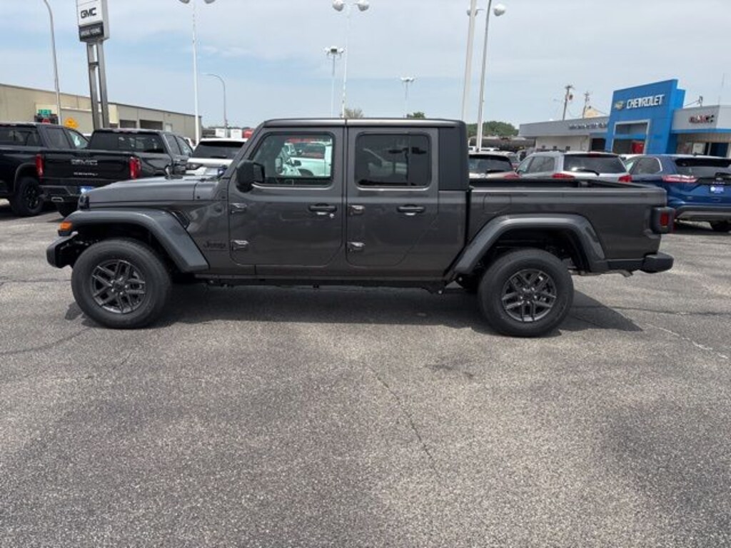 New 2025 Jeep Gladiator SPORT S 4X4 Pickup