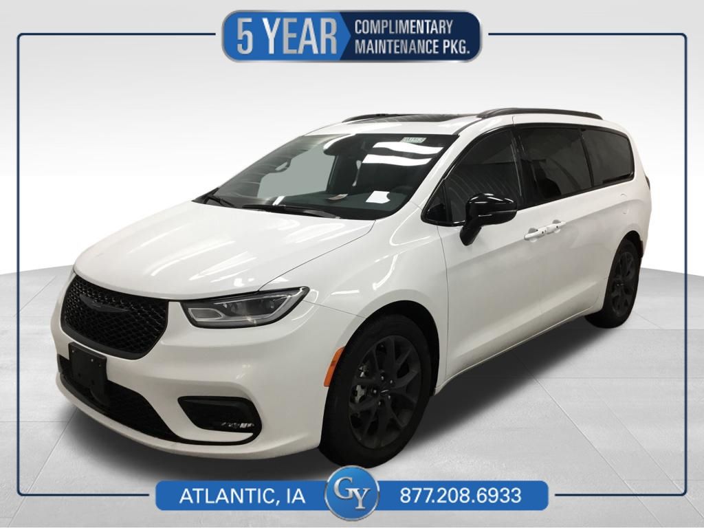 2025 Chrysler Pacifica Limited's photo