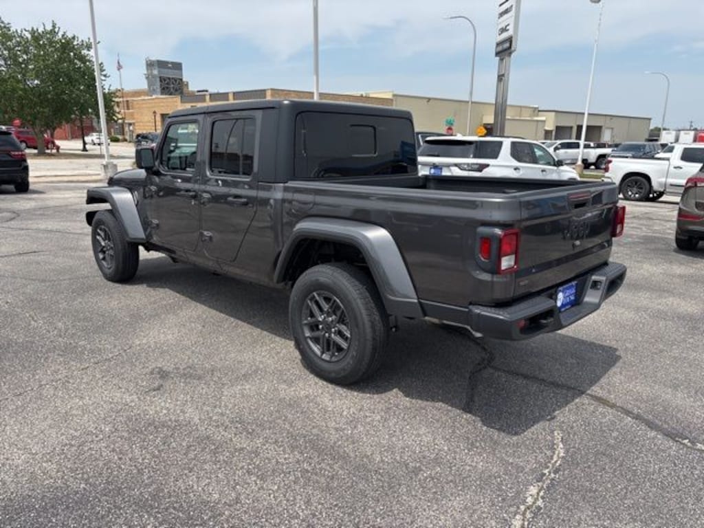 New 2025 Jeep Gladiator SPORT S 4X4 Pickup