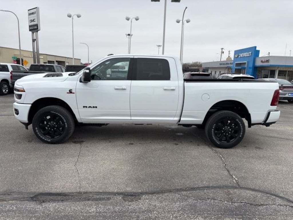 New 2025 Ram 2500 LARAMIE CREW CAB 4X4 6'4 BOX Pickup