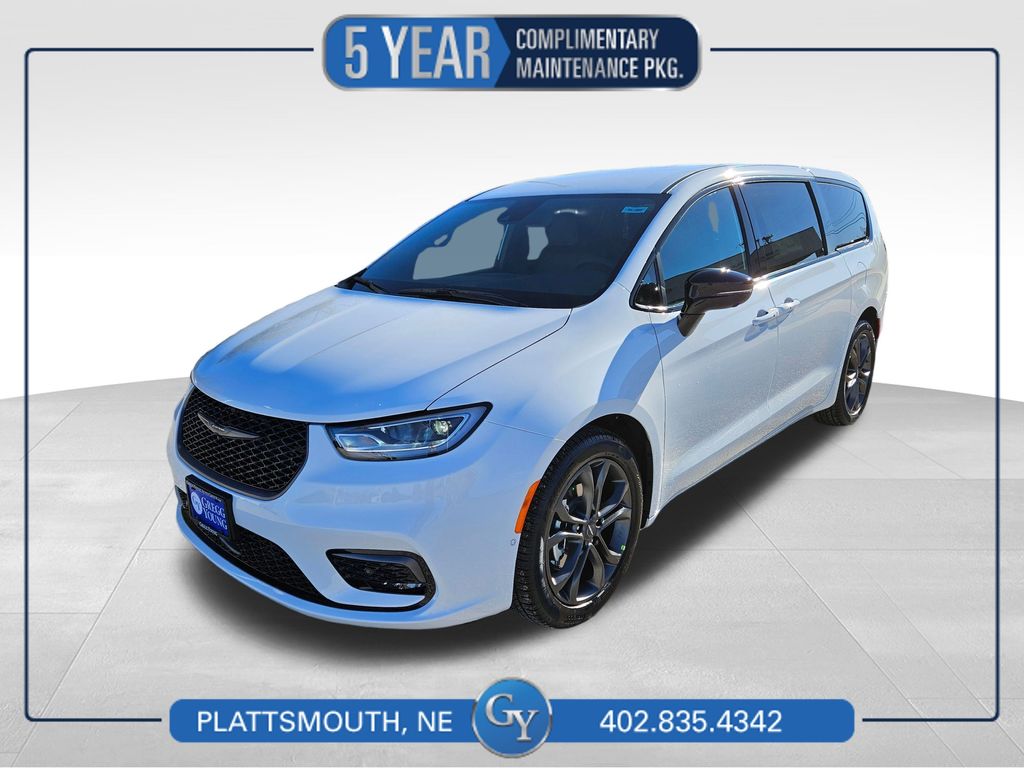 2026 Chrysler Pacifica Passenger Van 