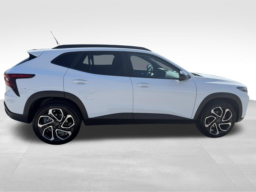 Used 2025 Chevrolet Trax 2RS SUV