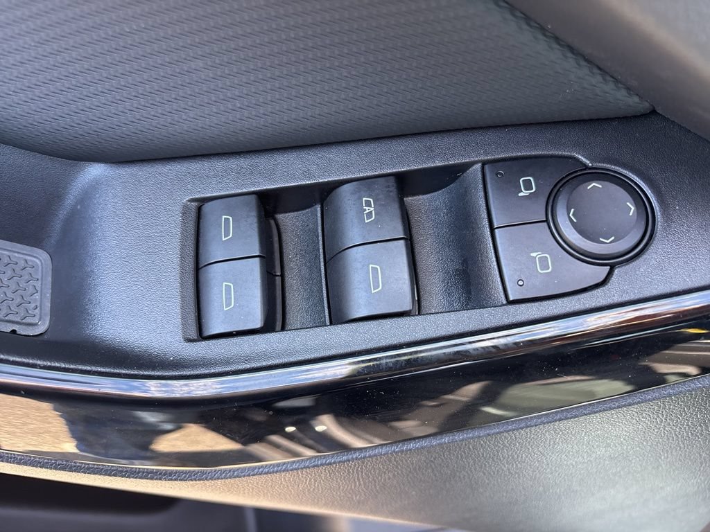 2025 Chevrolet Equinox LT - Photo 19