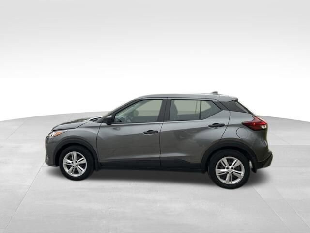 2023 Nissan Kicks S photo 3