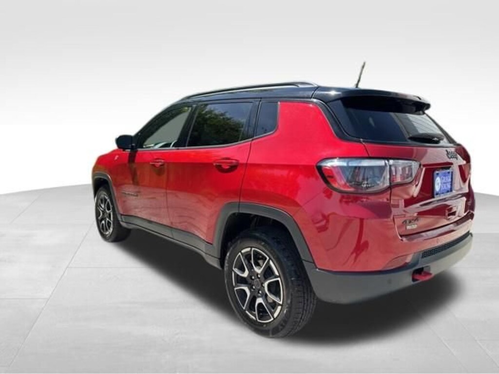 Used 2025 Jeep Compass Trailhawk