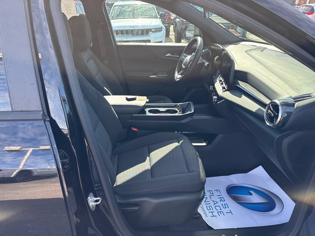 2025 Chevrolet Equinox LT - Photo 43