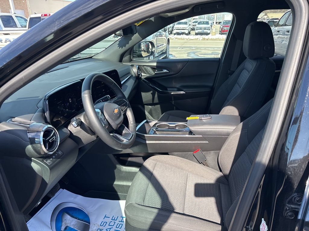 2025 Chevrolet Equinox LT - Photo 17