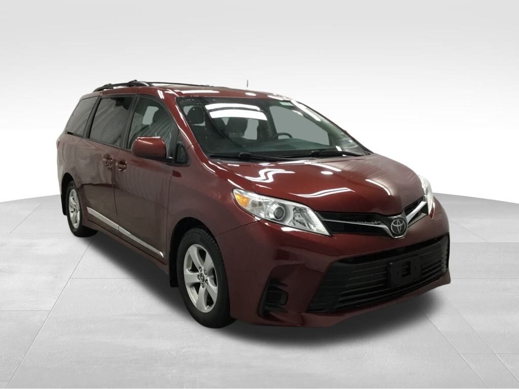 Used 2018 Toyota Sienna L Minivan/Van