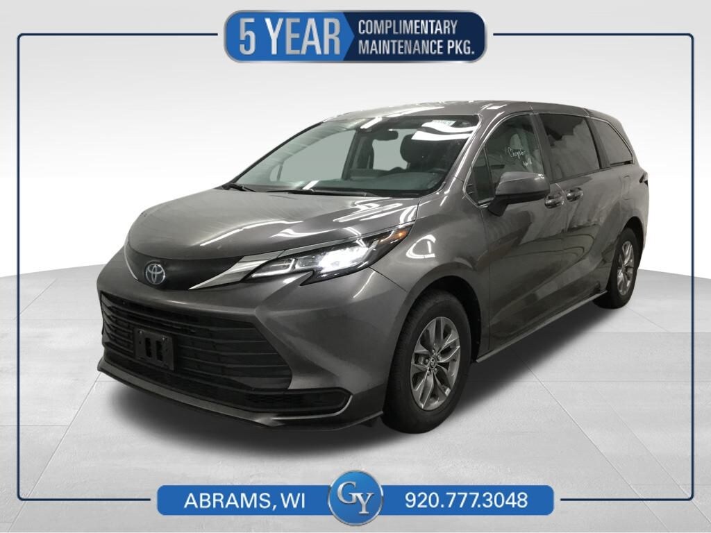 Used 2023 Toyota Sienna LE Minivan/Van