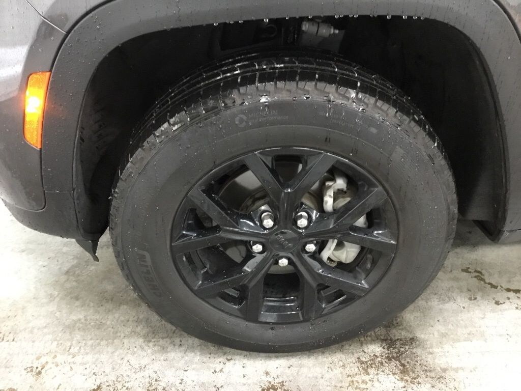 Used 2023 Jeep Grand Cherokee Limited SUV