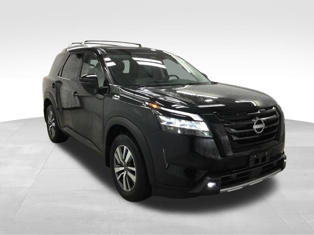 Used 2024 Nissan Pathfinder SL SUV