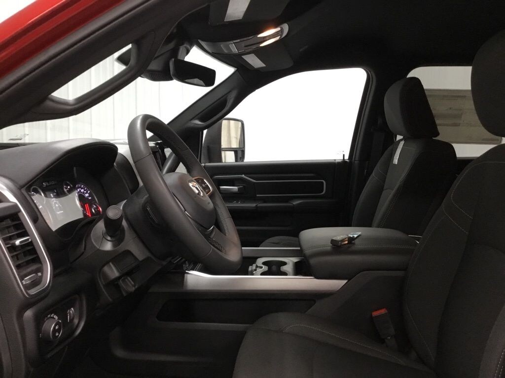 New 2026 Ram 2500 BIG HORN CREW CAB 4X4 6'4 BOX Pickup