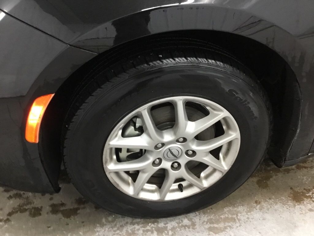 Used 2024 Chrysler Pacifica Touring L Minivan/Van