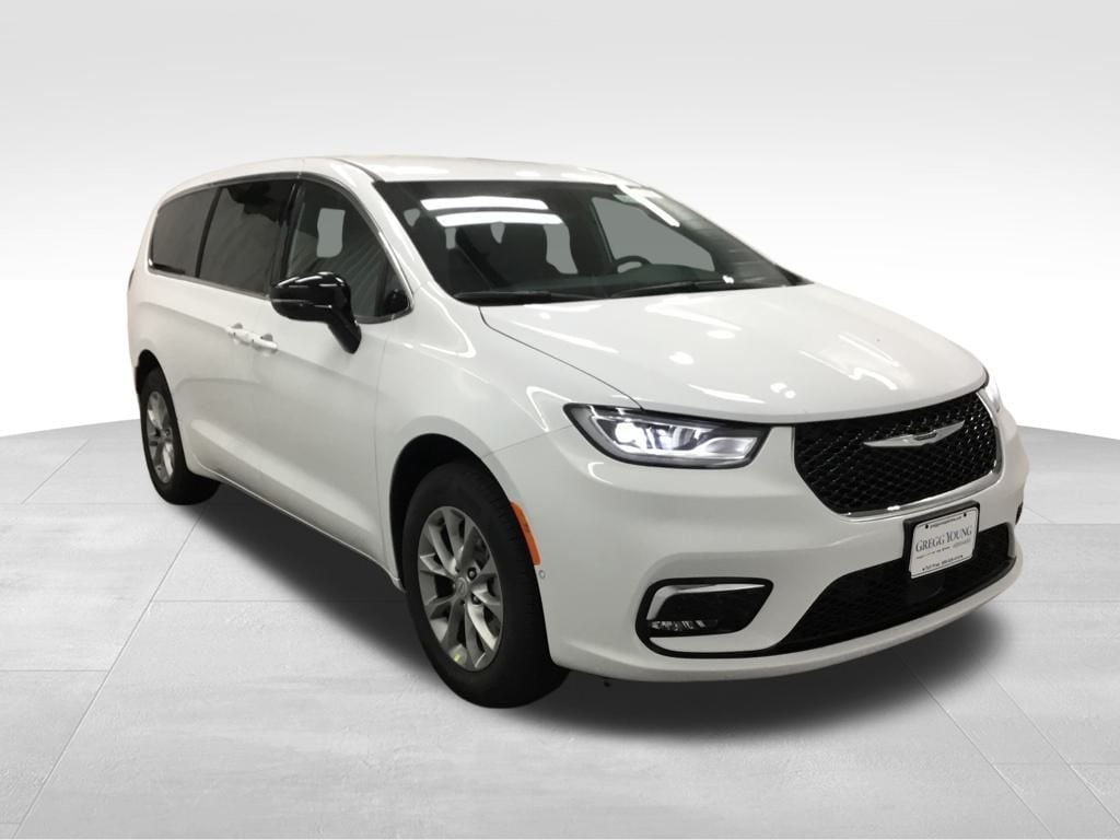 New 2026 Chrysler Pacifica SELECT AWD Passenger Van