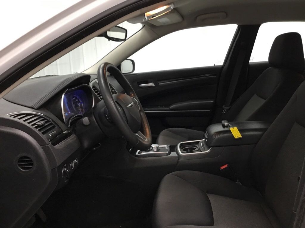 Used 2023 Chrysler 300