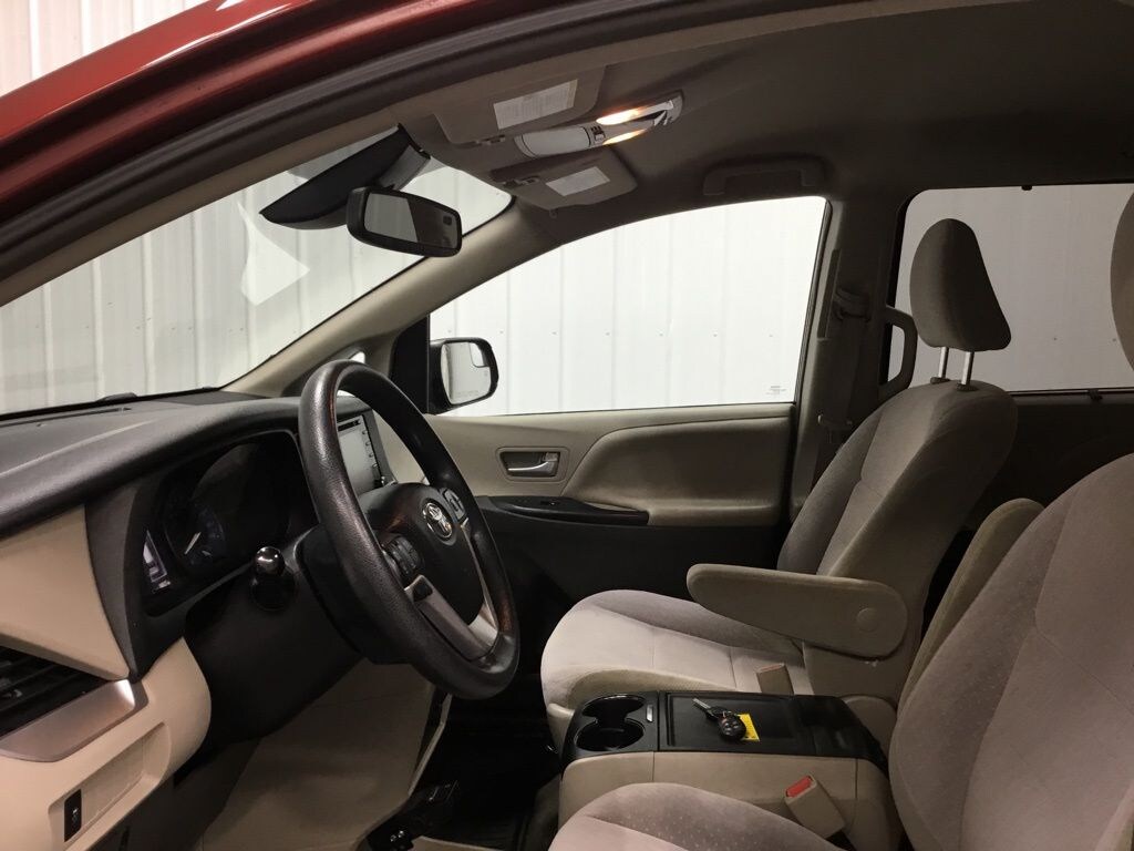 Used 2018 Toyota Sienna L Minivan/Van