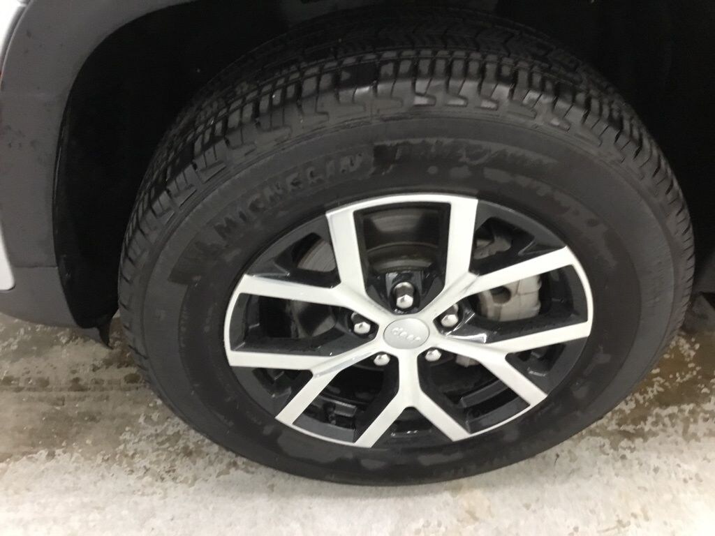 Used 2025 Jeep Grand Cherokee