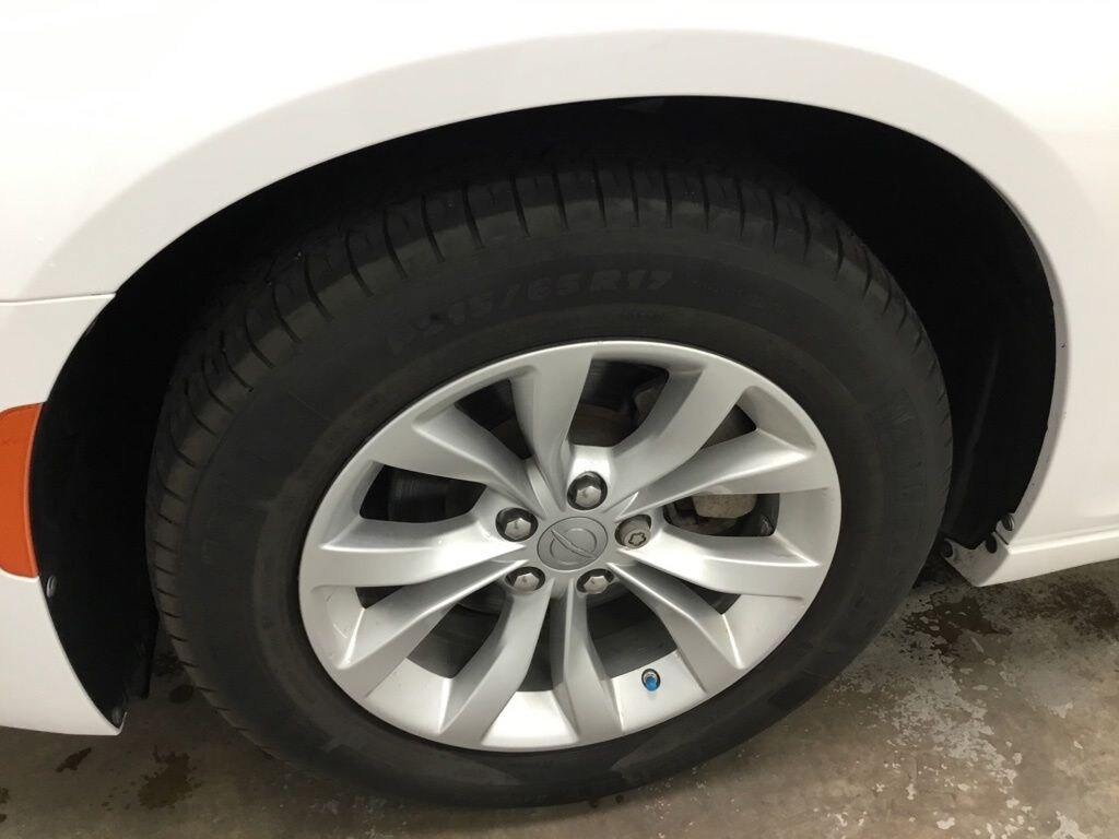 Used 2023 Chrysler 300