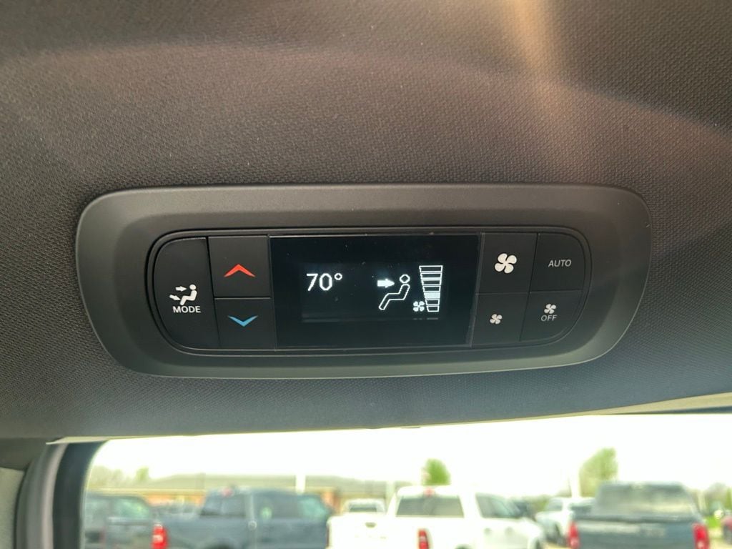 2026 Chrysler Pacifica Select - Photo 18