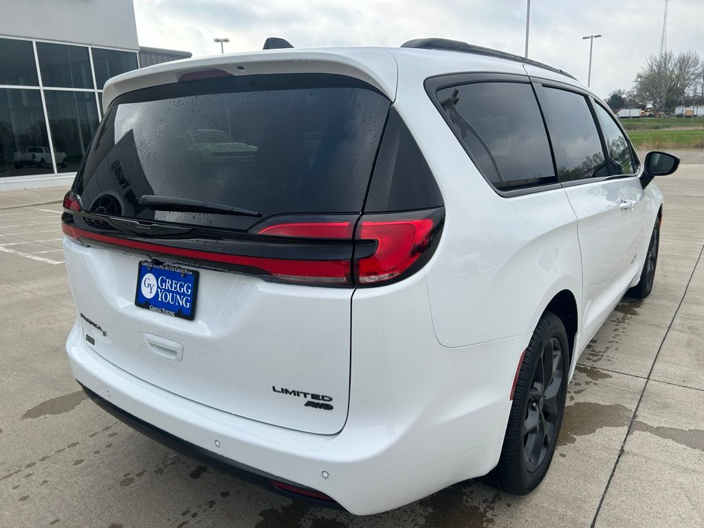 2026 Chrysler Pacifica Limited - Photo 6