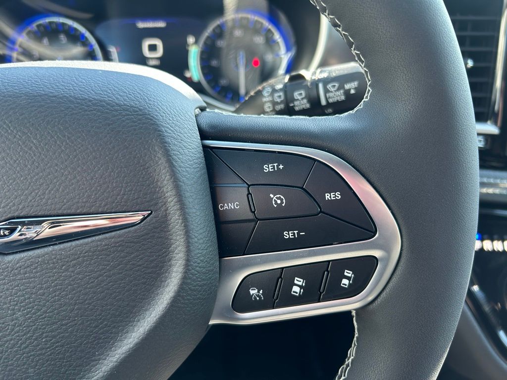 2026 Chrysler Pacifica Select - Photo 25