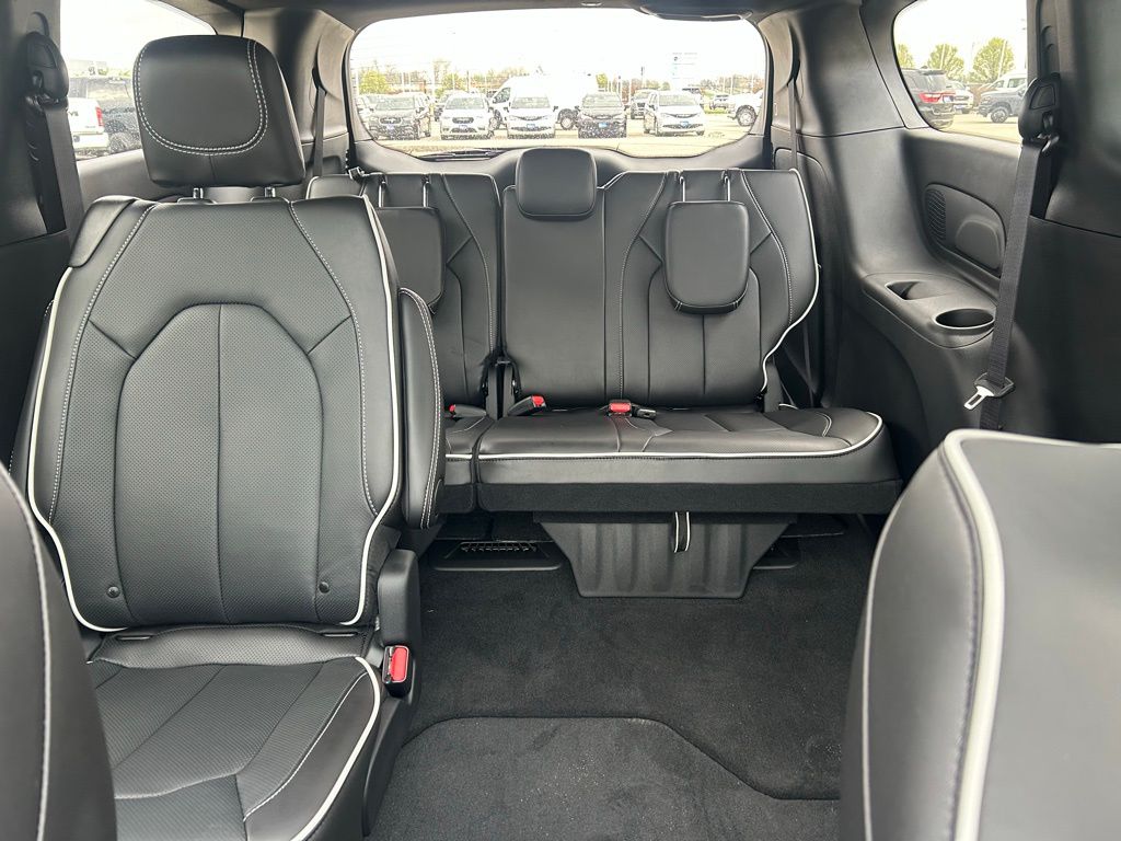 2026 Chrysler Pacifica Limited - Photo 24