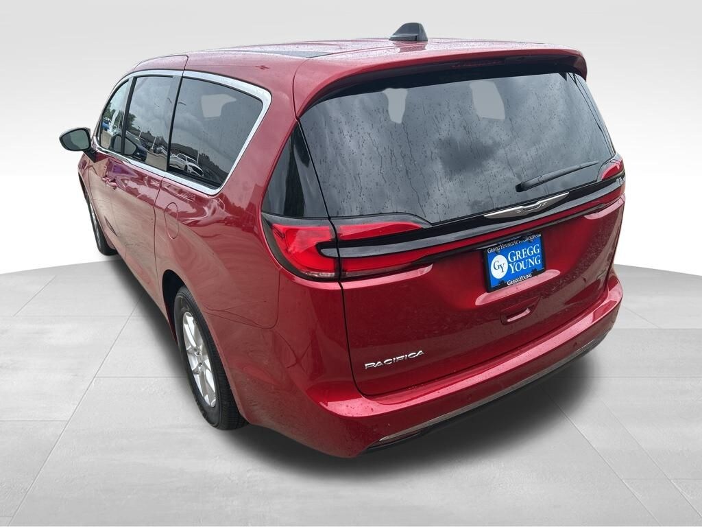 New 2026 Chrysler Pacifica SELECT Passenger Van