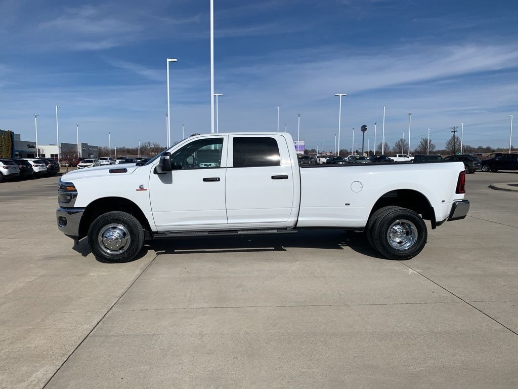New 2026 Ram 3500 TRADESMAN CREW CAB 4X4 8' BOX Pickup