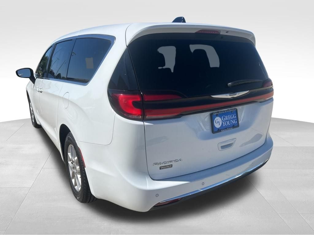 Used 2023 Chrysler Pacifica
