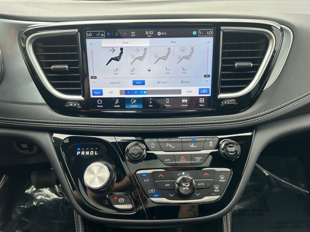 2026 Chrysler Pacifica Limited - Photo 27