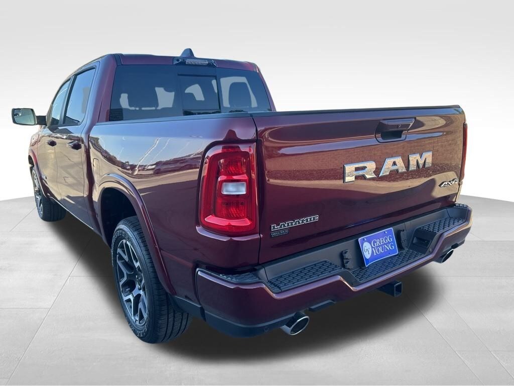 New 2025 Ram 1500 LARAMIE CREW CAB 4X4 5'7 BOX Pickup