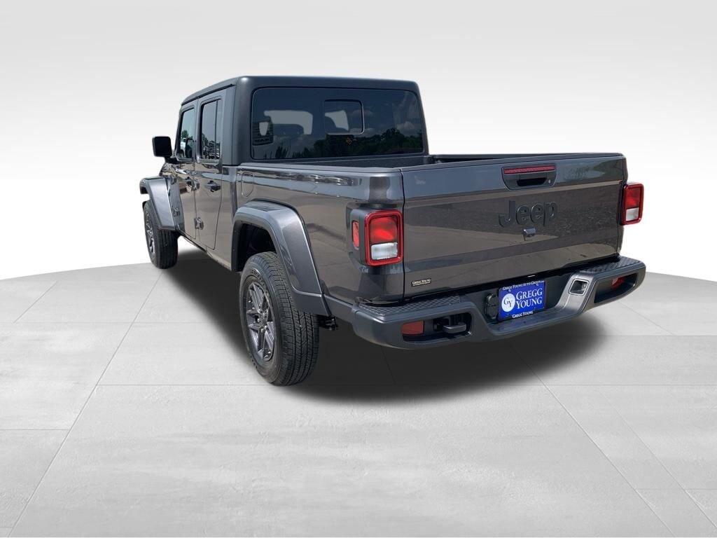 New 2025 Jeep Gladiator SPORT S 4X4 Pickup