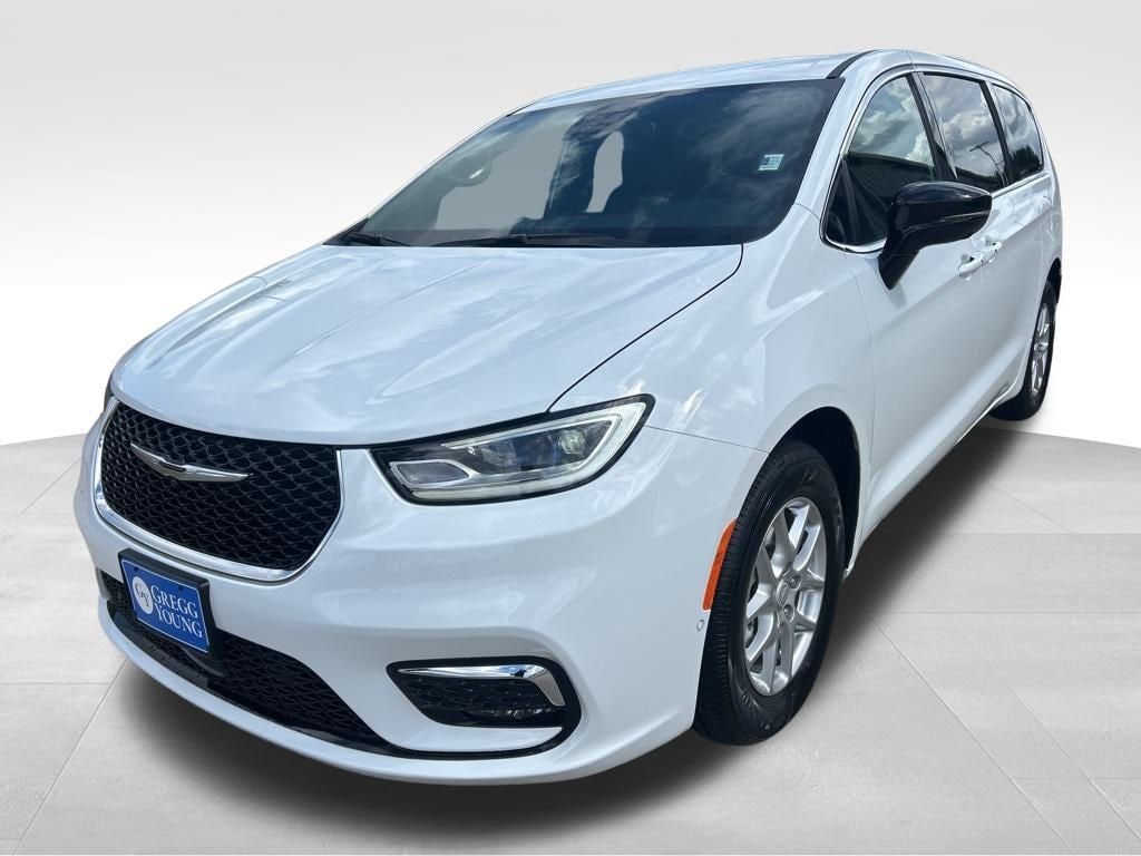 New 2026 Chrysler Pacifica SELECT Passenger Van