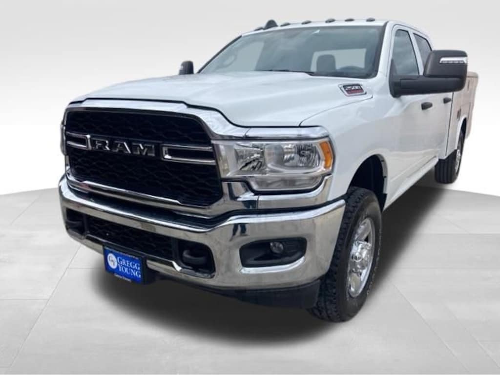 New 2024 Ram 2500 TRADESMAN CREW CAB 4X4 8' BOX Pickup