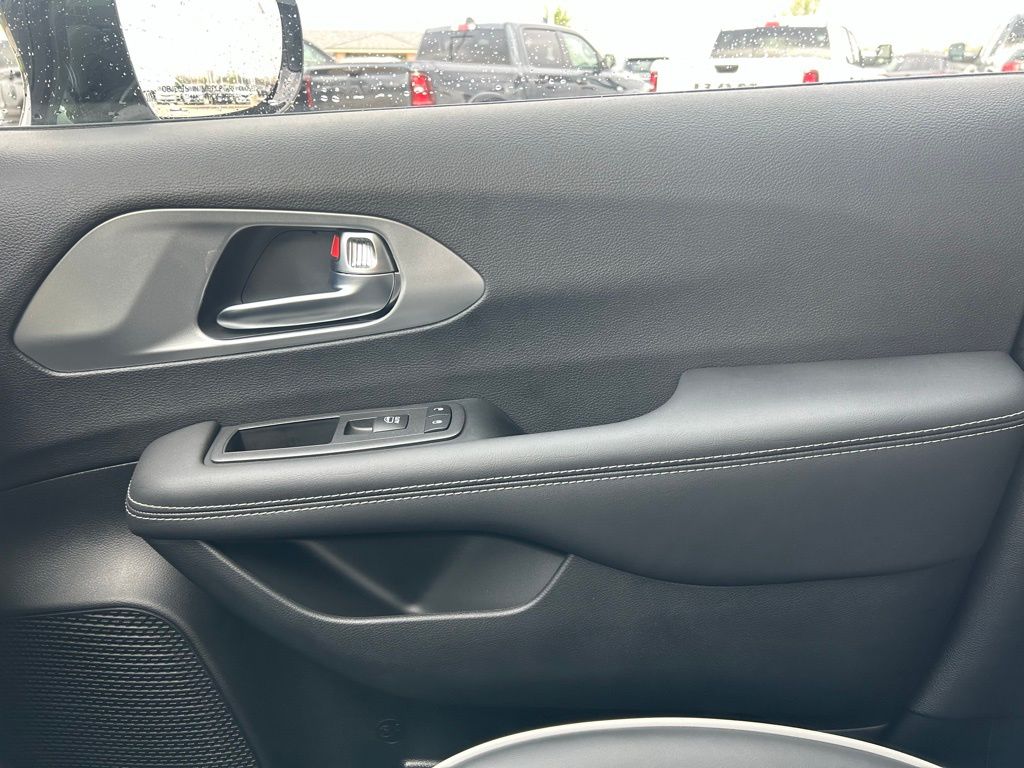 2026 Chrysler Pacifica Limited - Photo 22