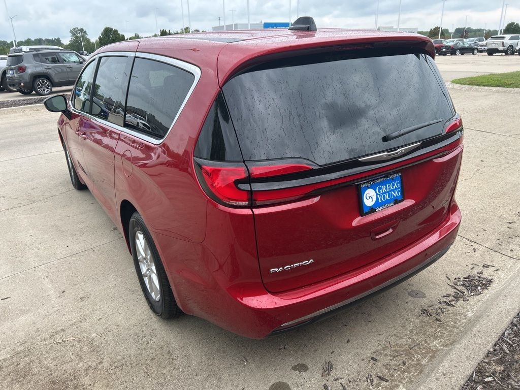 New 2026 Chrysler Pacifica SELECT Passenger Van