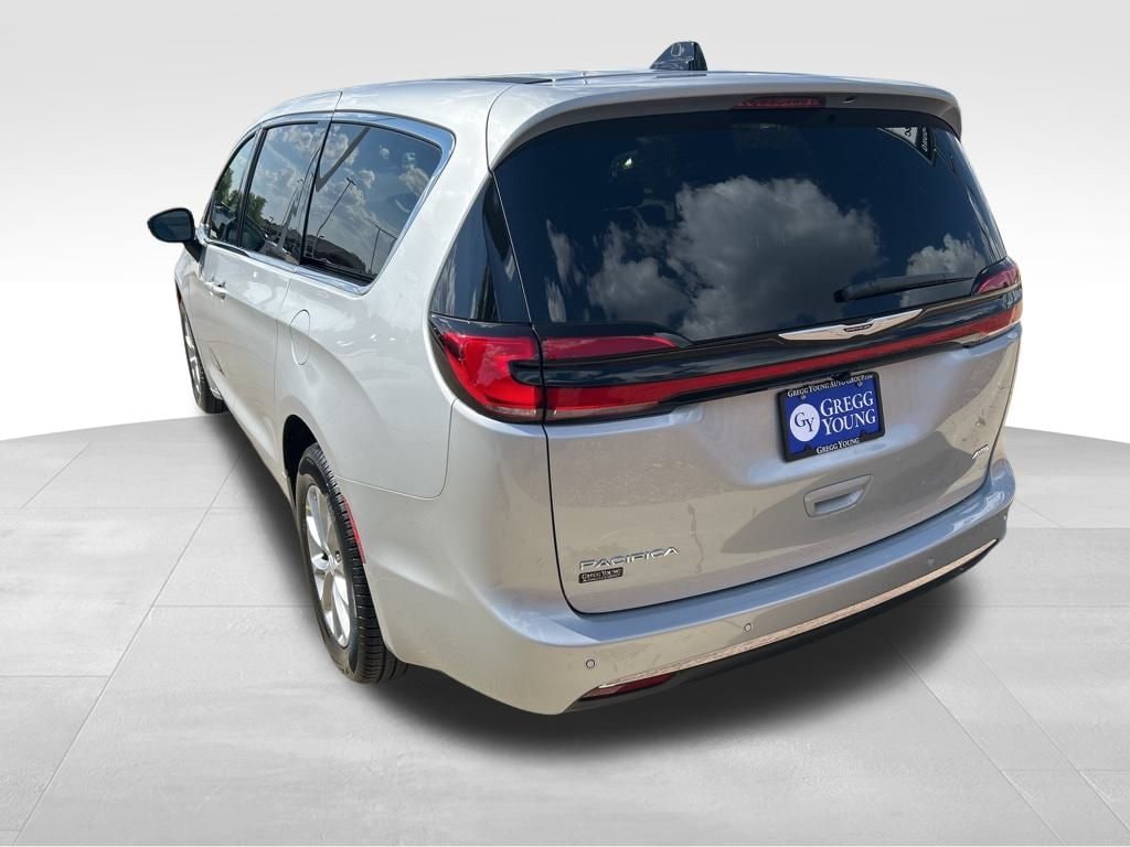 New 2026 Chrysler Pacifica SELECT AWD Passenger Van