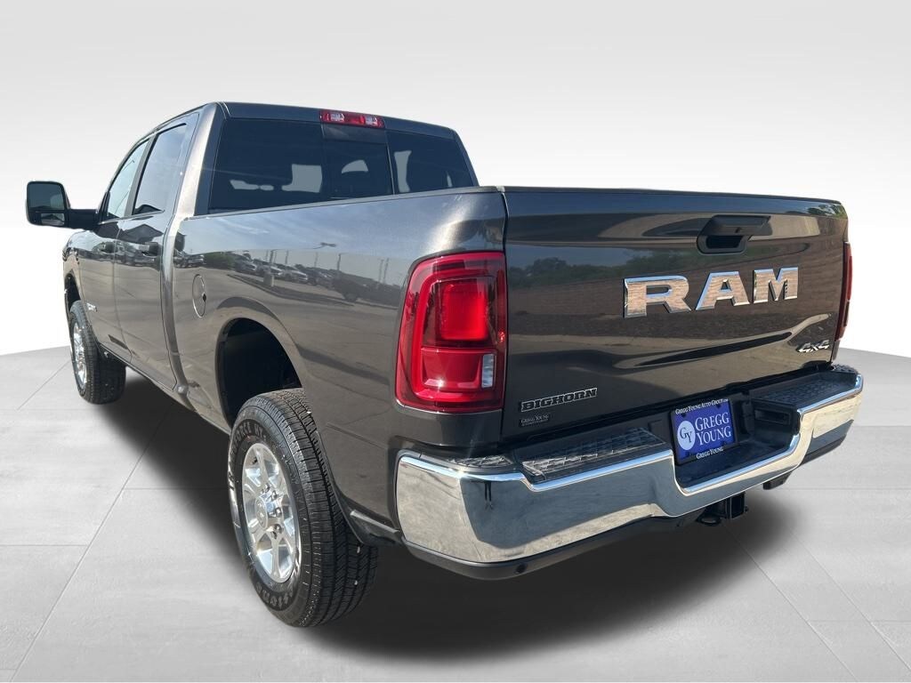 New 2025 Ram 2500 BIG HORN CREW CAB 4X4 6'4 BOX Pickup