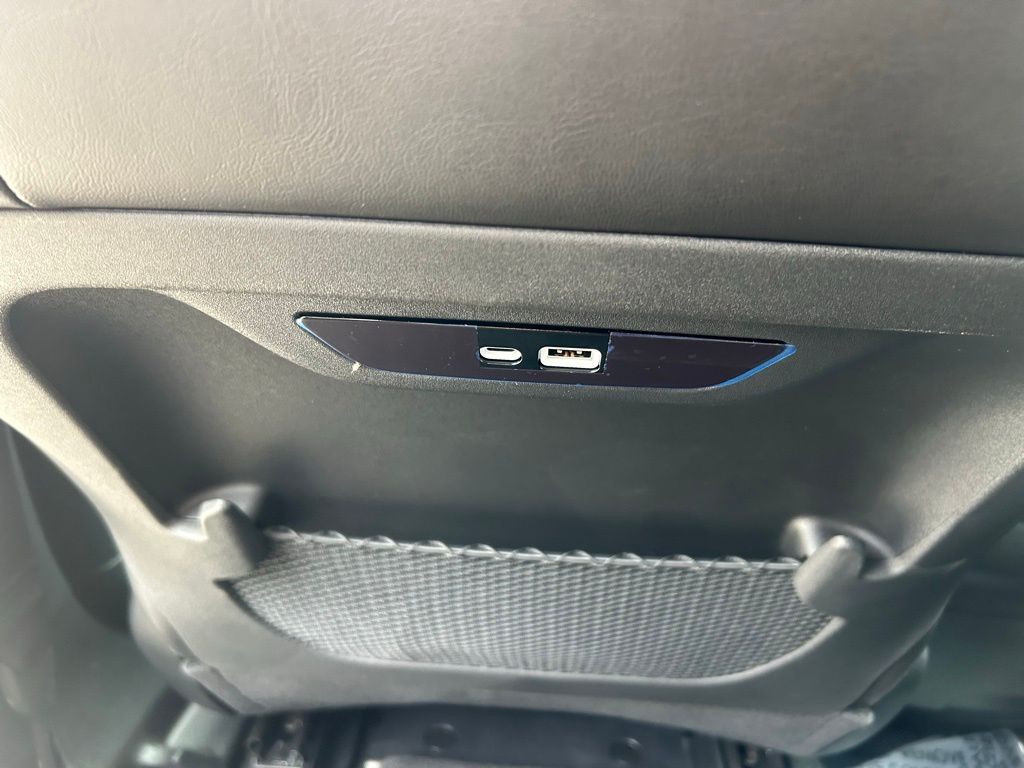 2026 Chrysler Pacifica Limited - Photo 18