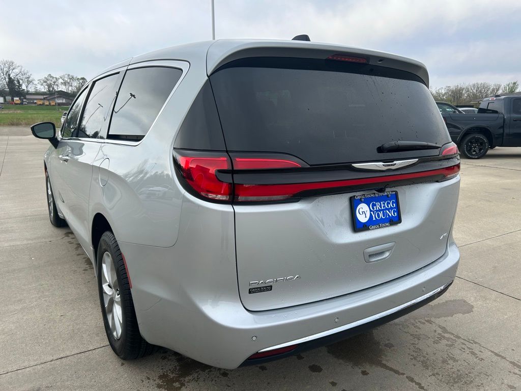 2026 Chrysler Pacifica Select - Photo 3