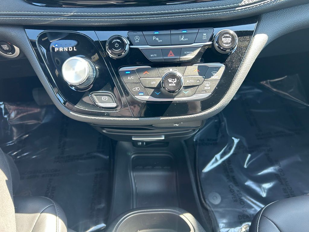 2026 Chrysler Pacifica Select - Photo 29