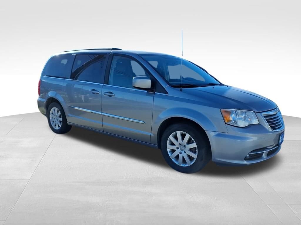 Used 2016 Chrysler Town & Country Touring
