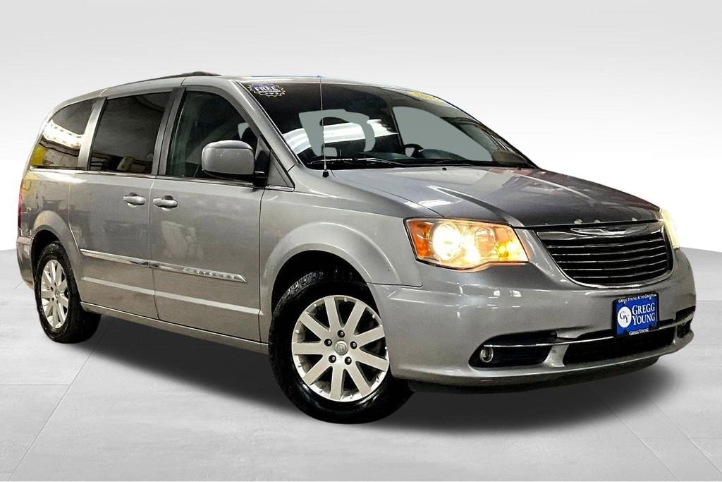 Used 2016 Chrysler Town & Country Touring