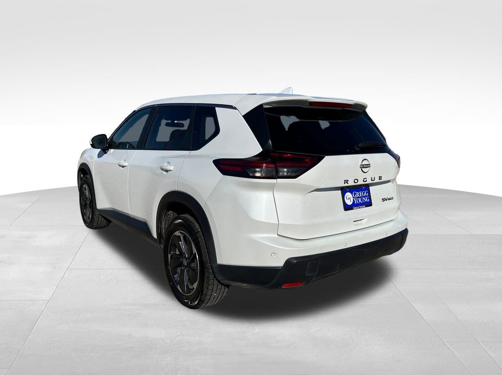 2024 Nissan Rogue SV photo 3