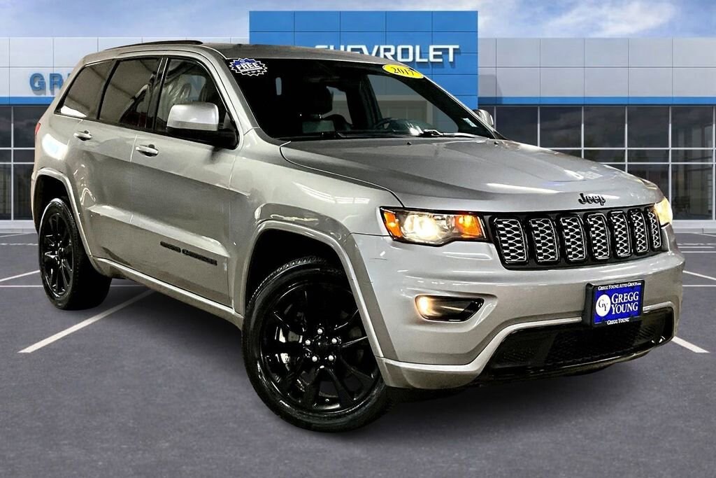 Used 2017 Jeep Grand Cherokee Altitude
