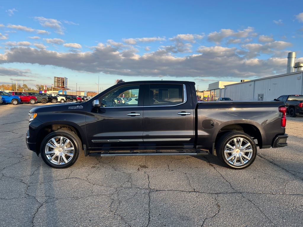 2022 Chevrolet Silverado 1500 High Country photo 2