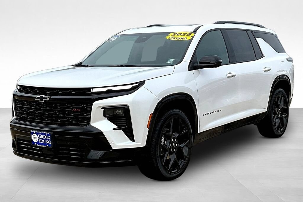 Used 2025 Chevrolet Traverse RS SUV