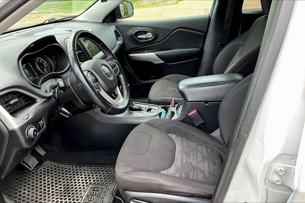 Used 2019 Jeep Cherokee Upland