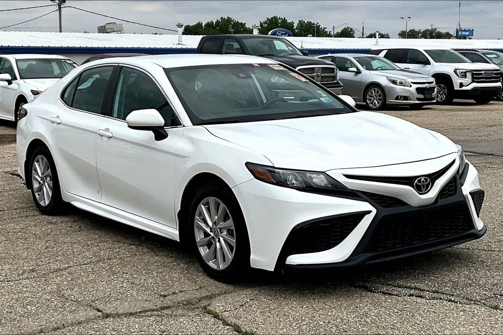 Used 2024 Toyota Camry SE