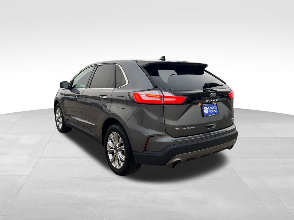 2024 Ford Edge Titanium photo 2